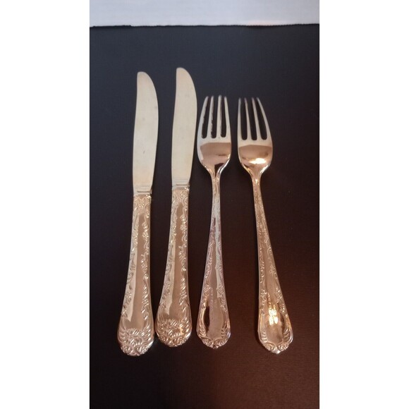 W.M. Rogers & Sons China Gold Plated Flatware Set of 4 - Salad Forks & Butter Kn - Picture 4 of 5
